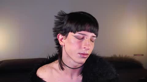 Snapshot of succubot chatting on November 2025 08:29:02 AM Angel online show from November 2025 08:29:02 AM