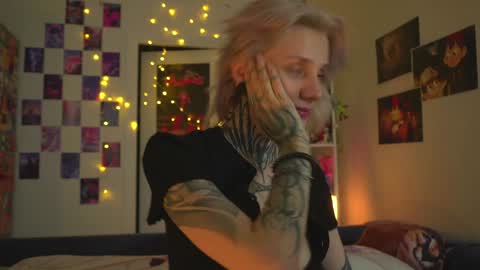 Snapshot of succubus_66 chatting on February 2025 12:06:01 PM succubus_66 online show from February 2025 12:06:01 PM