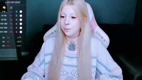 Snapshot of succubus_leslie chatting on December 2025 11:47:02 PM succubus_leslie online show from December 2025 11:47:02 PM