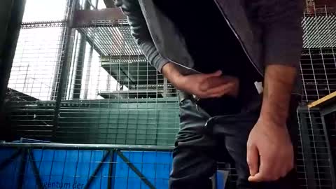 Snapshot of sucherealetreffen chatting on January 2025 03:43:01 PM sucherealetreffen online show from January 2025 03:43:01 PM