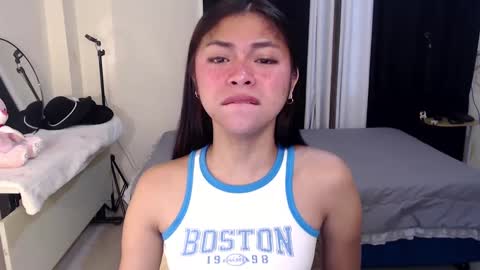 Snapshot of suckablechick chatting on December 2024 02:43:02 AM Marry online show from December 2024 02:43:02 AM