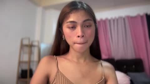 Snapshot of suckablechick chatting on September 2025 06:57:02 AM Marry online show from September 2025 06:57:02 AM