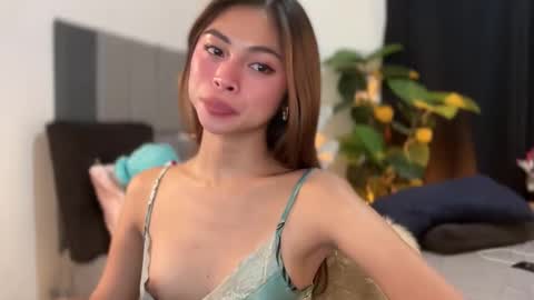 Snapshot of suckablechick chatting on November 2025 04:52:01 PM Marry online show from November 2025 04:52:01 PM