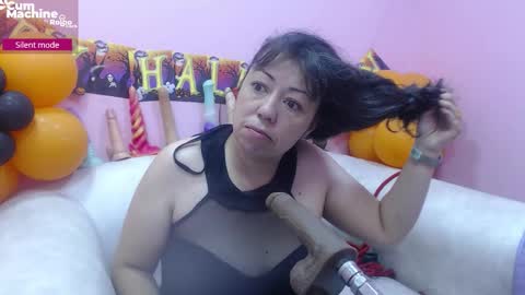 Snapshot of sucker_drool chatting on October 2025 12:17:02 PM Sucky online show from October 2025 12:17:02 PM