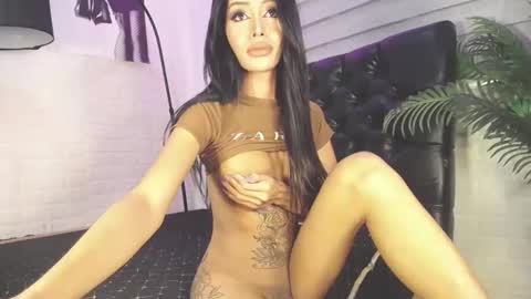 Snapshot of sugarhoneysw8 chatting on January 2025 04:04:02 AM Jess online show from January 2025 04:04:02 AM