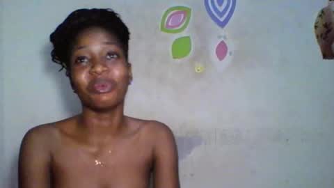 Snapshot of sugarmeltsxx chatting on October 2025 05:02:02 PM Bella online show from October 2025 05:02:02 PM