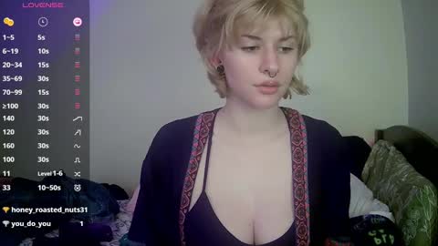 Snapshot of suicunebitch chatting on January 2025 10:49:02 AM Ophelia online show from January 2025 10:49:02 AM