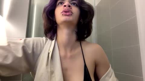 Snapshot of sukulaurens chatting on September 2025 03:11:01 AM Suku Ren online show from September 2025 03:11:01 AM