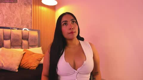 Snapshot of sulay_kim chatting on April 2026 07:22:01 PM Sulay online show from April 2026 07:22:01 PM