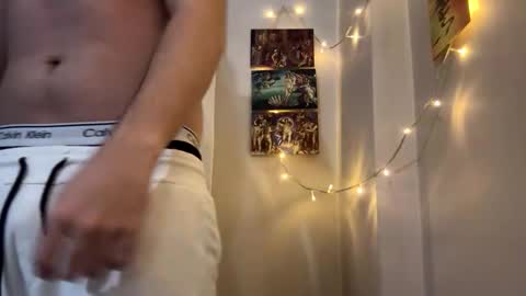 Snapshot of sullyniko chatting on October 2025 09:14:02 PM Niko online show from October 2025 09:14:02 PM