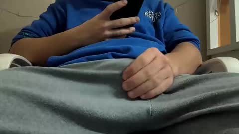 Snapshot of sullyniko chatting on November 2025 10:20:02 PM Niko online show from November 2025 10:20:02 PM