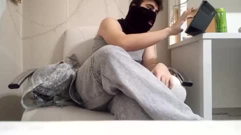 Snapshot of sullyniko chatting on November 2025 08:34:02 PM Niko online show from November 2025 08:34:02 PM