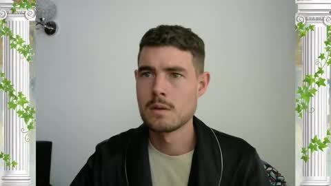 Snapshot of sultansgirls chatting on December 2025 04:03:01 PM The Sultan online show from December 2025 04:03:01 PM