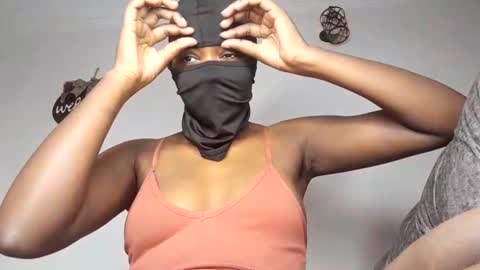 Snapshot of sultryaura chatting on October 2025 06:02:02 AM maskedtemptress online show from October 2025 06:02:02 AM