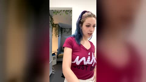 Snapshot of summer96o chatting on December 2025 07:19:02 PM Summer online show from December 2025 07:19:02 PM