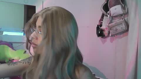 summer 09 online show from December 2025 03:35:01 AM