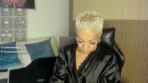 Summer online show from November 2025 02:32:01 AM