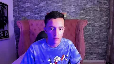 Snapshot of summeranderick chatting on December 2024 01:39:01 PM Summer And Erick online show from December 2024 01:39:01 PM