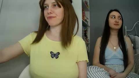 Snapshot of summerbluesky chatting on April 2026 02:34:01 PM summerbluesky online show from April 2026 02:34:01 PM