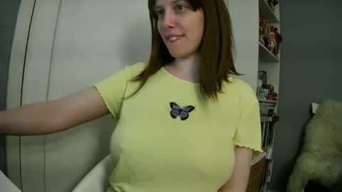 Snapshot of summerbluesky chatting on May 2026 05:10:02 PM summerbluesky online show from May 2026 05:10:02 PM