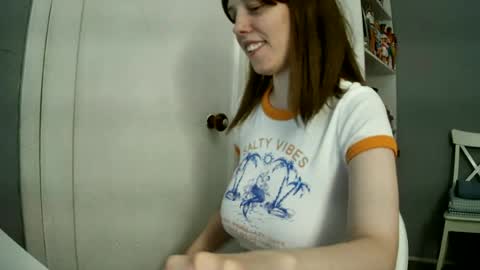 Snapshot of summerbluesky chatting on June 2026 04:00:01 PM summerbluesky online show from June 2026 04:00:01 PM