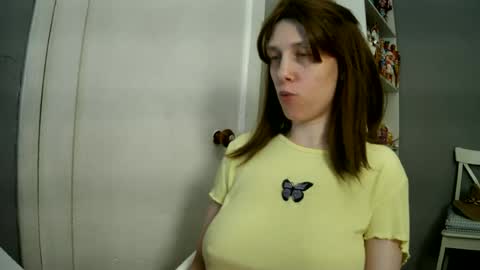 Snapshot of summerbluesky chatting on July 2026 04:57:01 PM summerbluesky online show from July 2026 04:57:01 PM