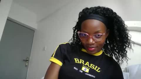 Snapshot of summerbuddy chatting on November 2025 01:36:02 PM summerbuddy online show from November 2025 01:36:02 PM