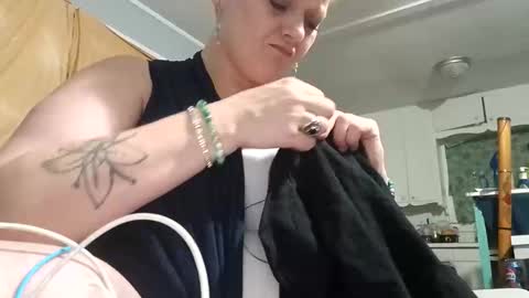 Summer Divine online show from October 2025 07:29:01 AM