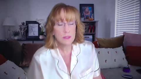 Snapshot of summerknightzzz chatting on November 2025 01:17:02 PM SummerKnightzzz online show from November 2025 01:17:02 PM