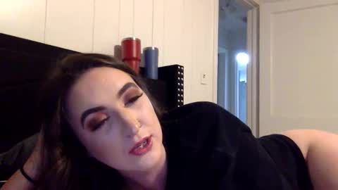 summerlee9 online show from May 2026 11:43:01 PM