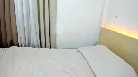 summersunshinex online show from November 2025 06:40:01 PM