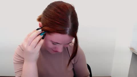 Snapshot of sun_lovely chatting on October 2025 02:35:02 PM Alexi online show from October 2025 02:35:02 PM