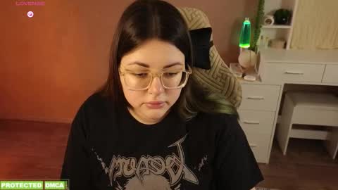 Tina. Im topless model  online show from March 2026 08:50:01 AM