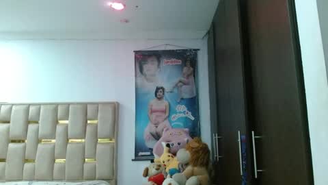 Snapshot of sunflower_dance chatting on May 2026 10:37:02 PM Jeraldine online show from May 2026 10:37:02 PM
