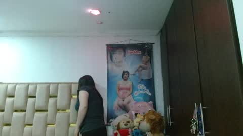 Snapshot of sunflower_dance chatting on May 2026 11:33:01 PM Jeraldine online show from May 2026 11:33:01 PM