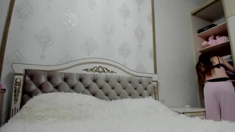 Vanessa online show from April 2026 05:05:01 AM