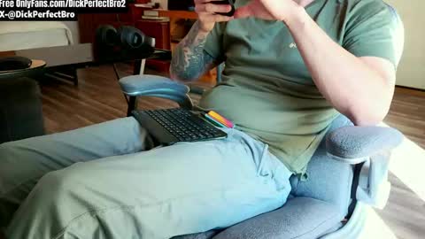 sunny valentine online show from April 2026 01:14:01 PM