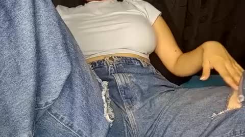 Annie online show from January 2025 12:42:02 AM