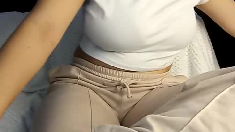 Annie online show from March 2025 08:42:01 PM