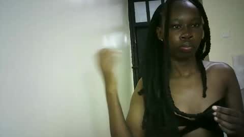 Snapshot of sunshine_g chatting on November 2025 06:01:02 AM Sunshine online show from November 2025 06:01:02 AM