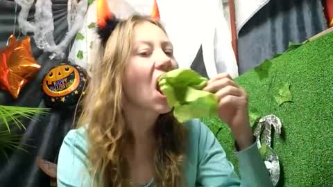 Snapshot of super_jony chatting on October 2025 11:28:02 PM super jony and Marta GMT 1300-1800 every day online show from October 2025 11:28:02 PM