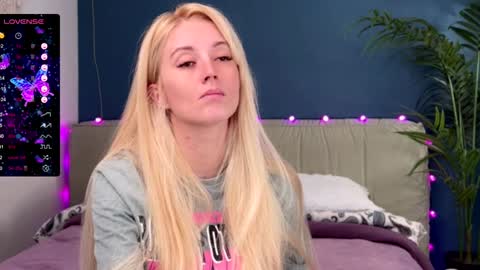 Snapshot of super_peach_stream chatting on December 2024 12:38:02 PM ANNApvt open full info in bio online show from December 2024 12:38:02 PM