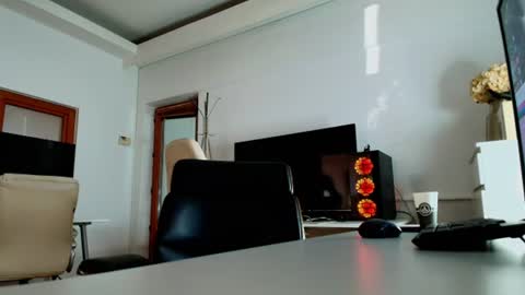 supermanboyxxl online show from July 2026 05:12:02 AM