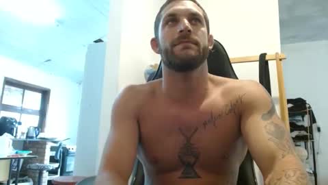 surfdog95 online show from November 2025 07:10:01 PM