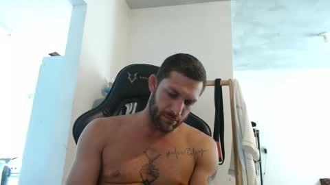 surfdog95 online show from November 2025 06:35:02 PM