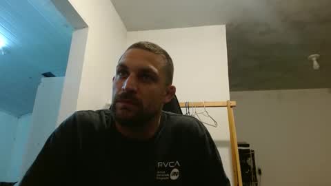 surfdog95 online show from November 2025 10:09:02 PM