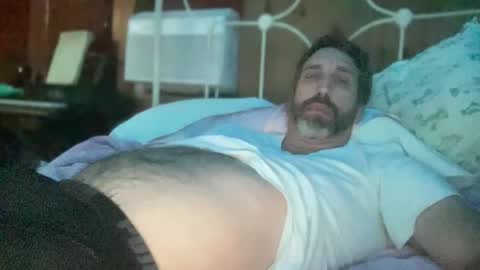 Snapshot of surfguy82 chatting on December 2025 05:26:01 AM SurfGuy82 online show from December 2025 05:26:01 AM