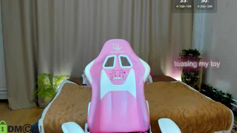 Annie online show from September 2025 12:23:02 AM