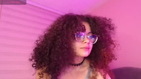 Snapshot of susan_bluee chatting on December 2024 04:27:02 PM Susan online show from December 2024 04:27:02 PM