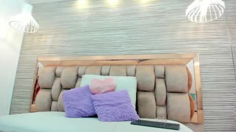 Snapshot of susan_elliot chatting on November 2025 11:32:02 AM Susan online show from November 2025 11:32:02 AM